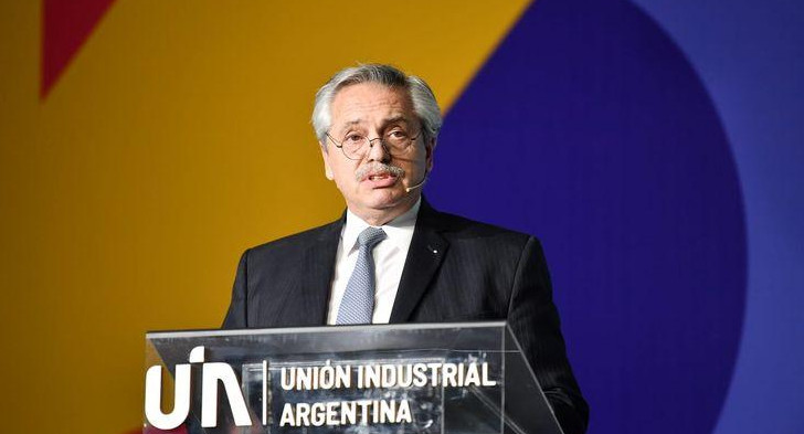 Alberto Fernández en la Cumbre de la UIA