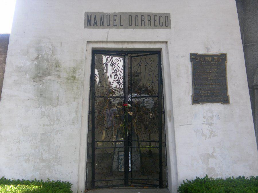 Tumba Manuel Dorrego en el Cementerio de La Recoleta