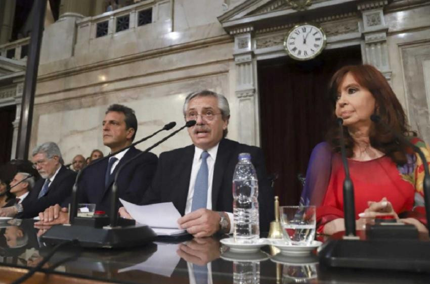 El presidente Alberto Fernández, la vicepresidenta Cristina Kirchner y el presidente de la Cámara de Diputados Sergio Massa.