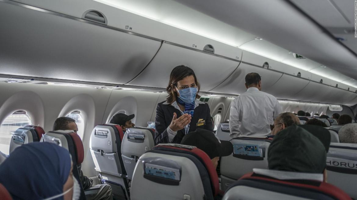 Viaje en avión en pandemia de coronavirus