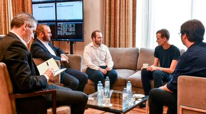 El creador de Ethereum, Vitalik Buterin, se reunió con el ministro Guzmán