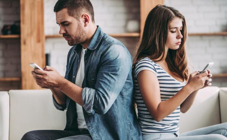 Pareja, tecnología, foto NA