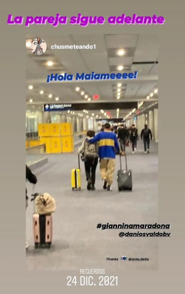 Daniel Osvaldo y Gianinna Maradona a punto de abordar un avión a Miami, donde pasarían las fiestas de fin de año 