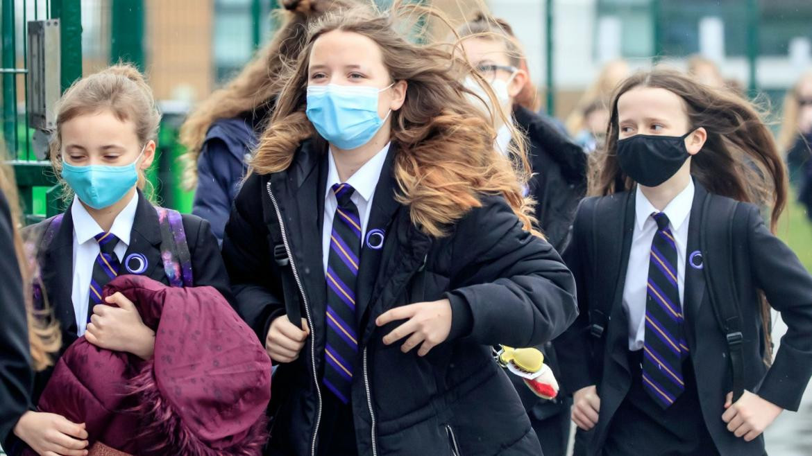 Regreso a clases en el Reino Unido, pandemia de coronavirus.