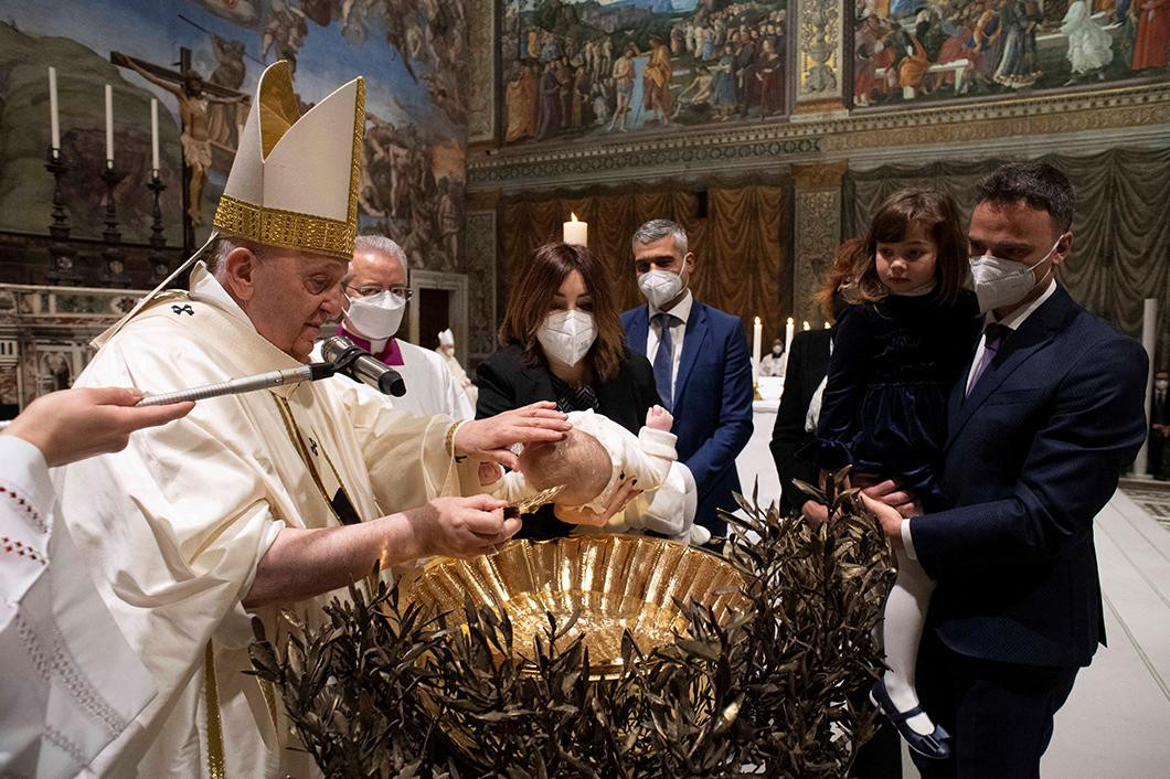 Papa Francisco, Iglesia, Vaticano, bautismo, Reuters