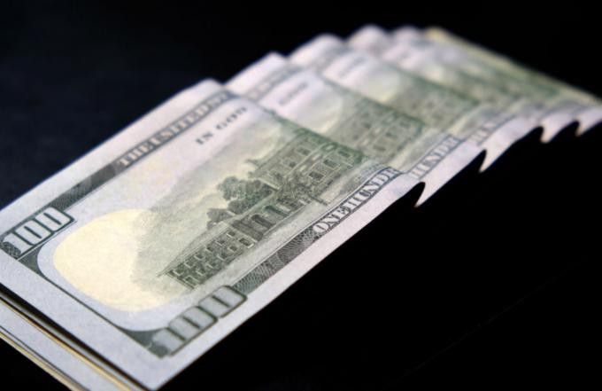 El dólar blue sigue subiendo y alcanza un nuevo récord: $215