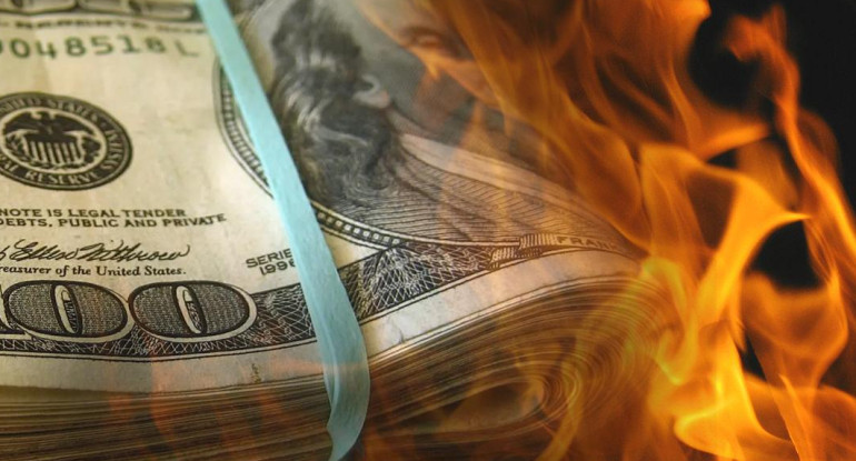 Dólar en llamas	