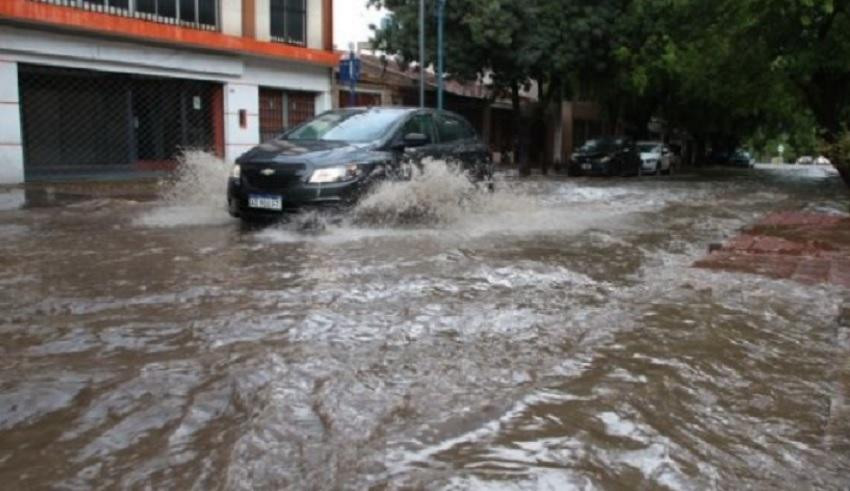 Una fuerte tormenta en Mendoza generó desastres y dejó un muerto