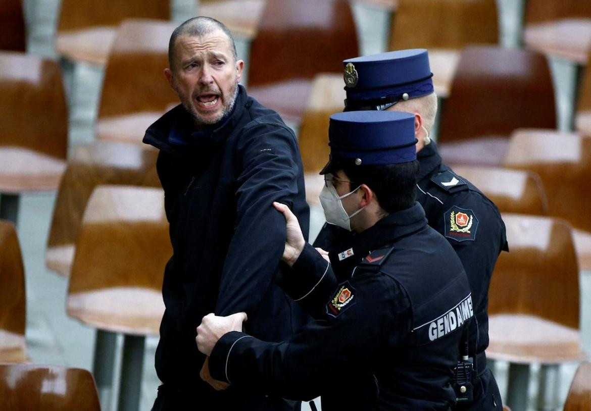 Hombre interrumpe audiencia en el Vaticano, EFE