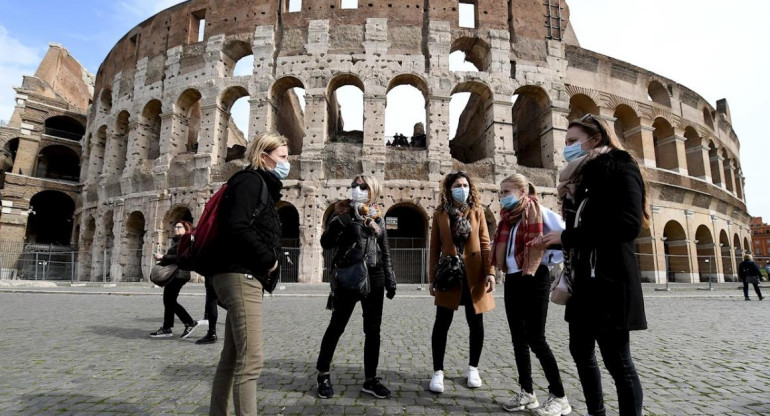 Uso de tapabocas en Italia, Reuters