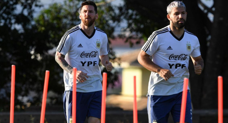 Kun Agüero y Lionel Messi, NA
