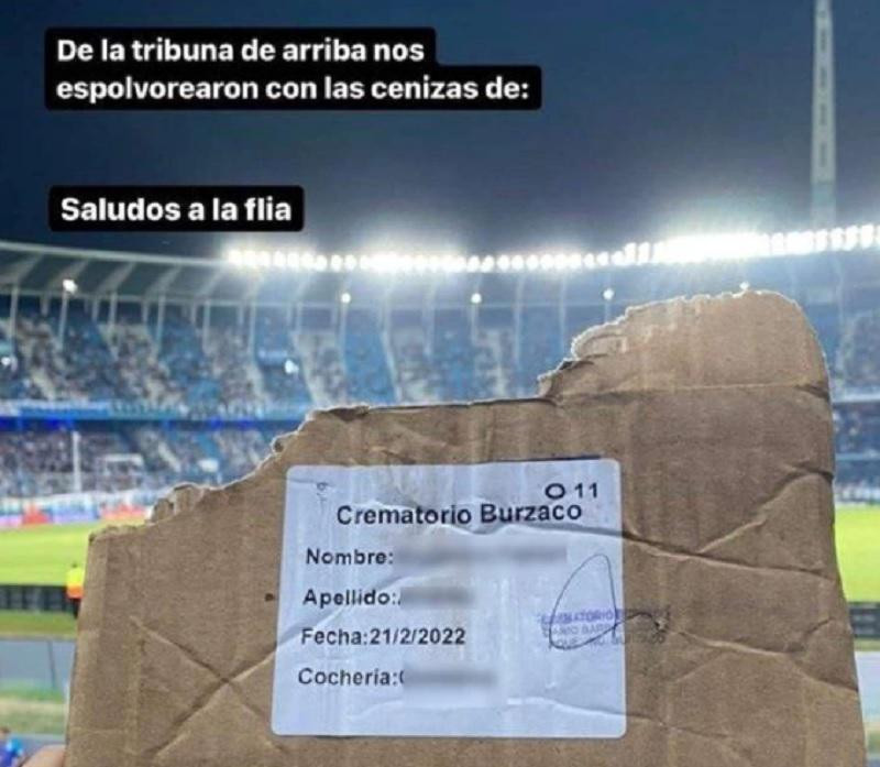 Viral: tiraron cenizas de un hincha en la tribuna de Racing y cayeron sobre el público	