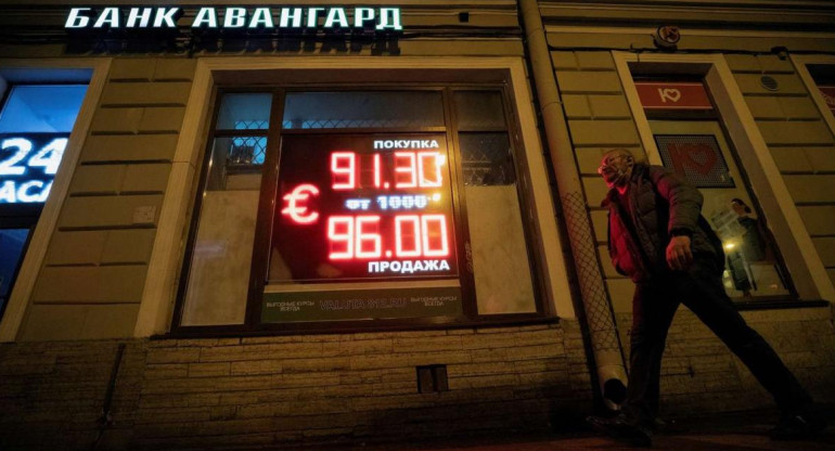 Sucursal del Sberbank, el mayor banco de Rusia (Foto: EFE).