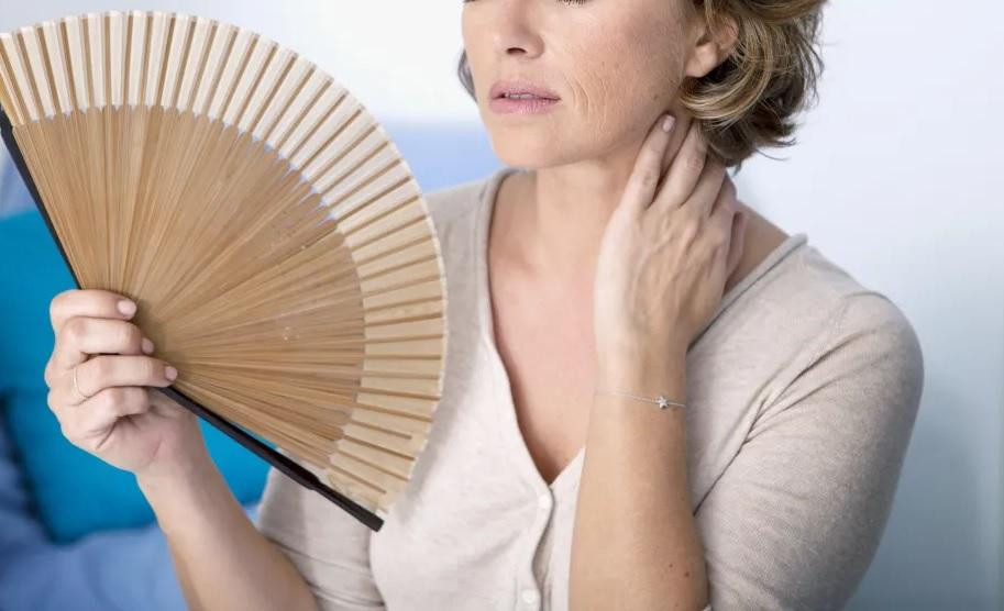 Entrar en la menopausia antes de los 40 aumenta el riesgo de sufrir demencia	