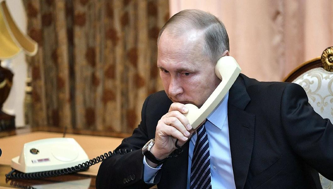 Vladimir Putin, Rusia, hablando por teléfono, Foto SputnikNews