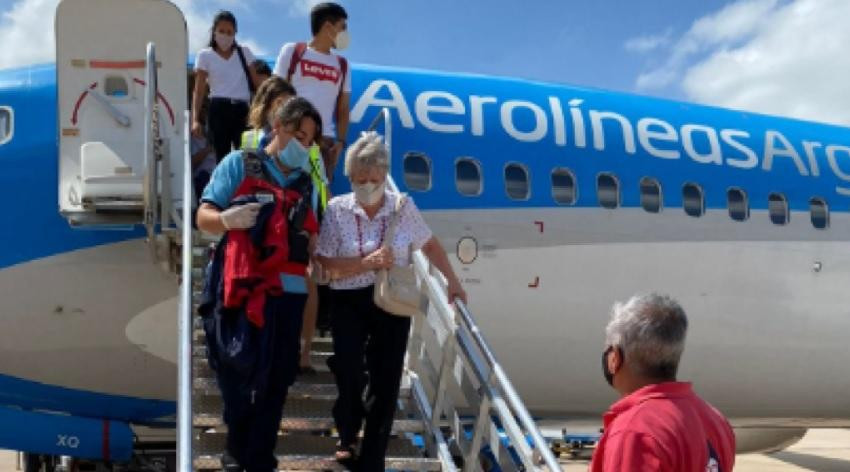 Un avión debió aterrizar de emergencia en el aeropuerto de Córdoba: el motivo	