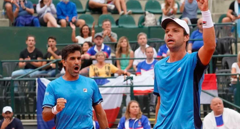 Maximo González y Horacio Zeballos en el dobles de Copa Davis ante República Checa