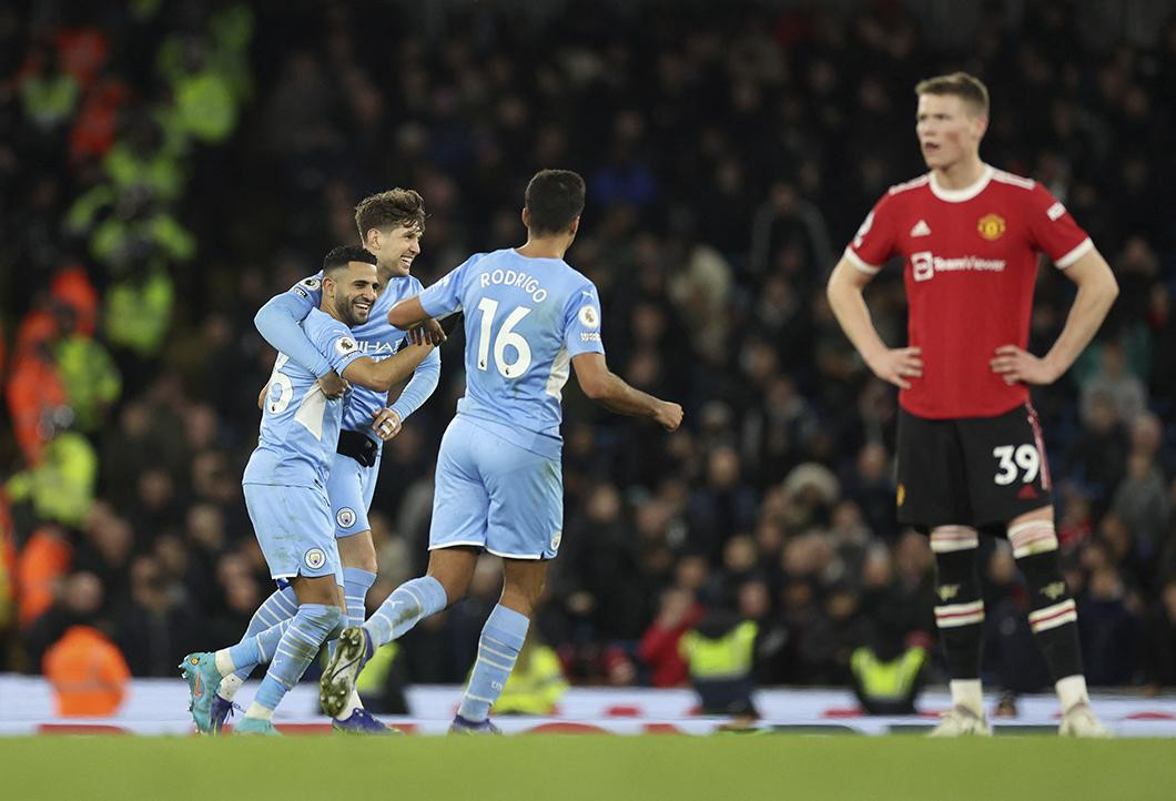 Festejo de gol del Manchester City ante Manchester United, fútbol inglés, Reuters