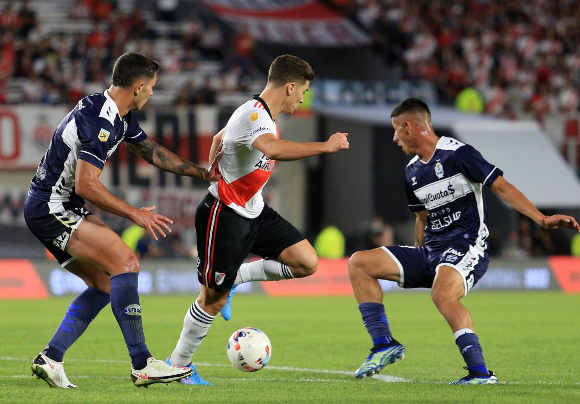 River Plate vs. Gimnasia y Esgrima de La Plata, fútbol argentino, NA