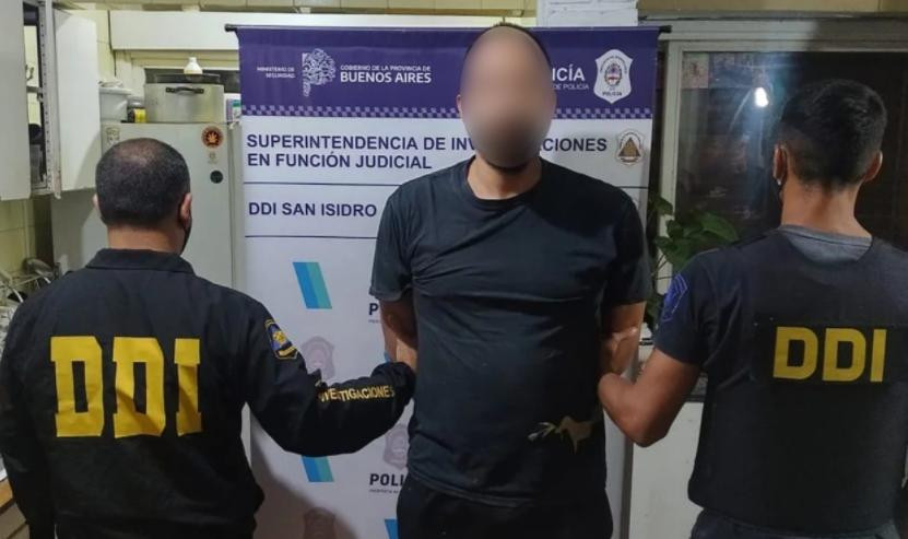 El detenido, de nacionalidad venezolana, fue apresado anoche acusado de apedrear el despacho de CFK, foto NA