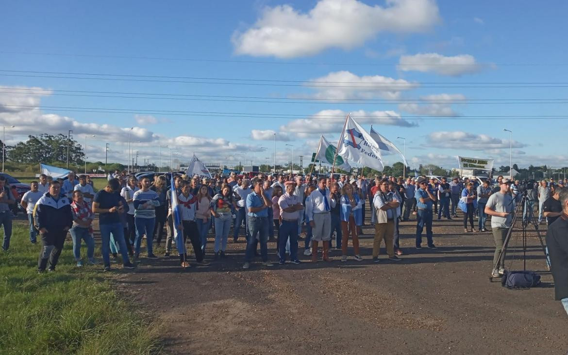 Reunión de productores, crisis con el campo