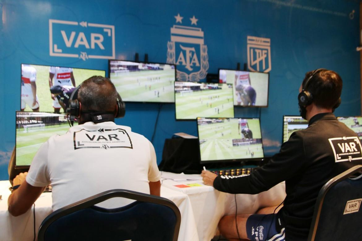 VAR, fútbol argentino, foto Twitter