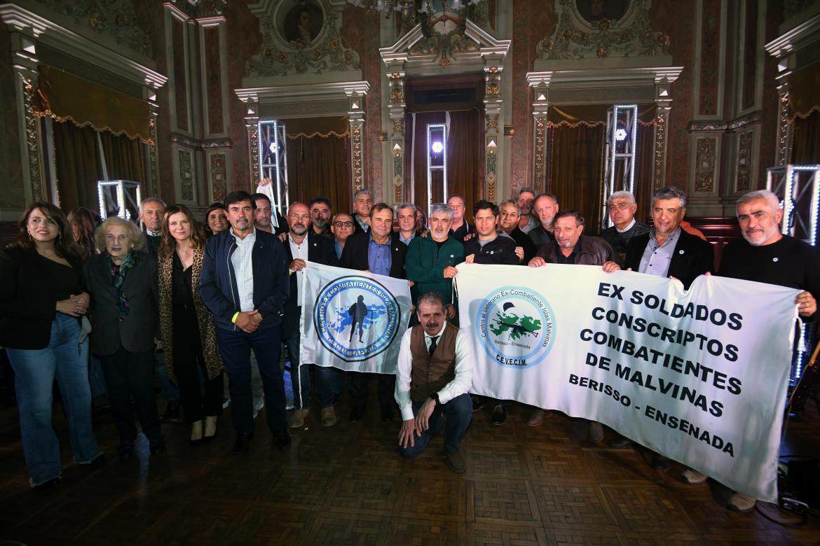 Axel Kicillof en acto homenaje a los ex combatientes de Malvinas