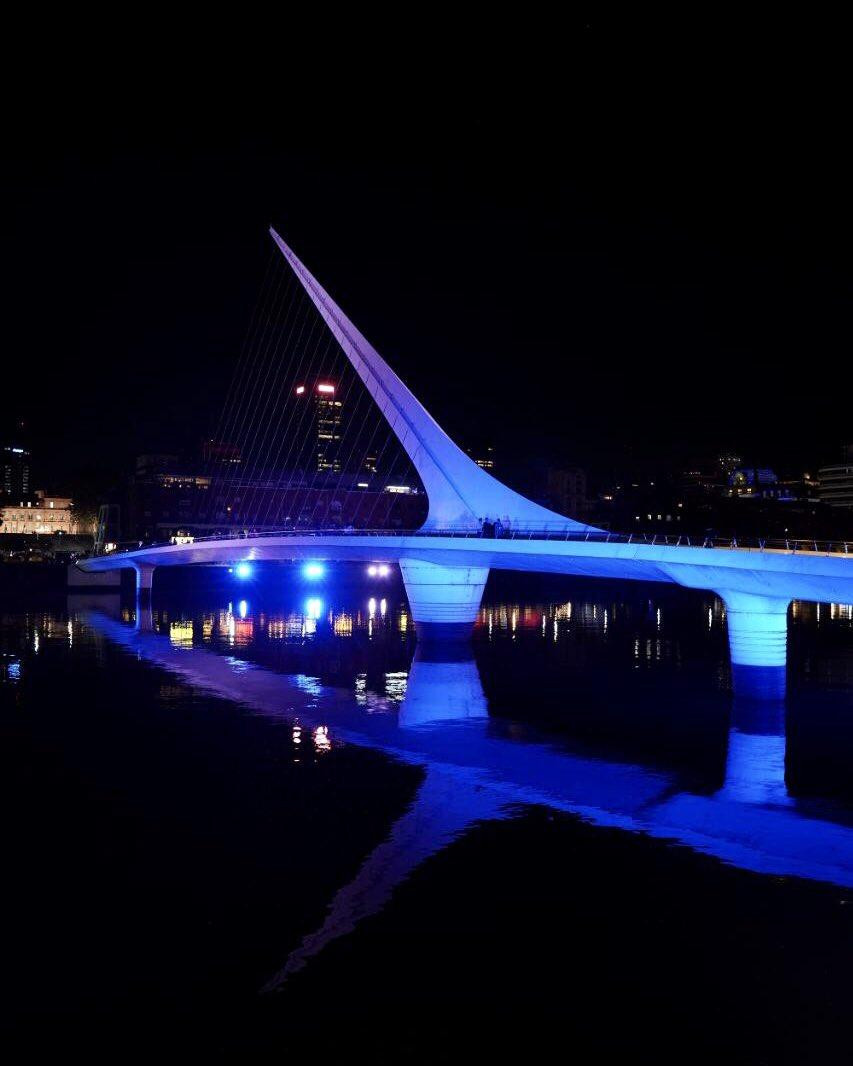 Monumentos de la Ciudad iluminados por los 40 años de Malvinas
