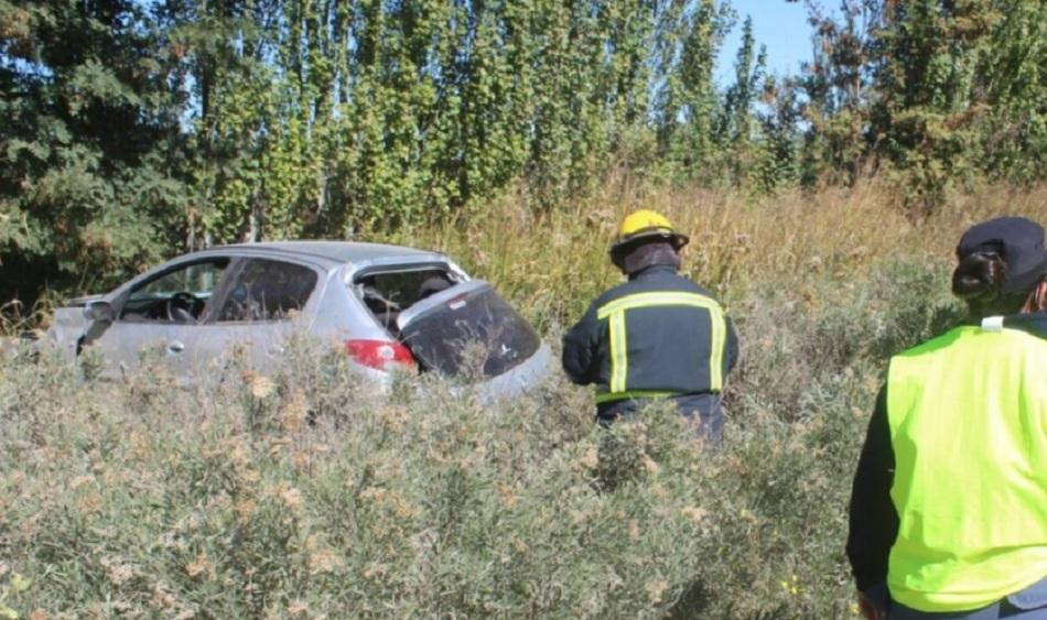 Neuquén: presentó 2,8 gramos de alcohol en sangre, huyó del control policial, volcó y murió