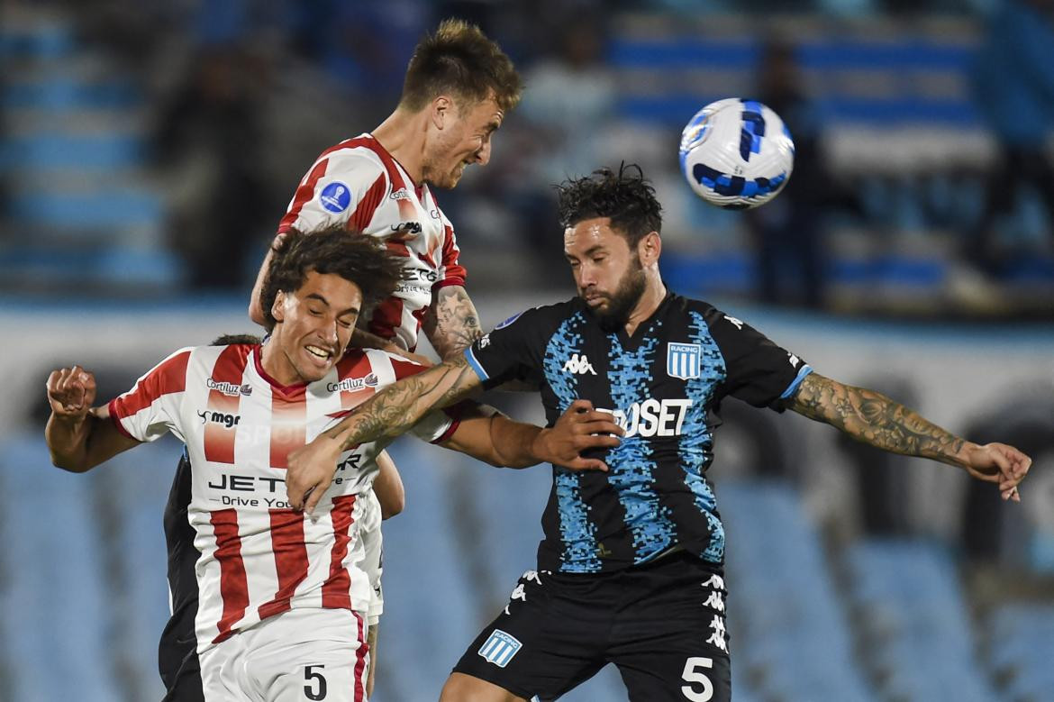 Copa Sudamericana, River de Uruguay vs. Racing, NA	