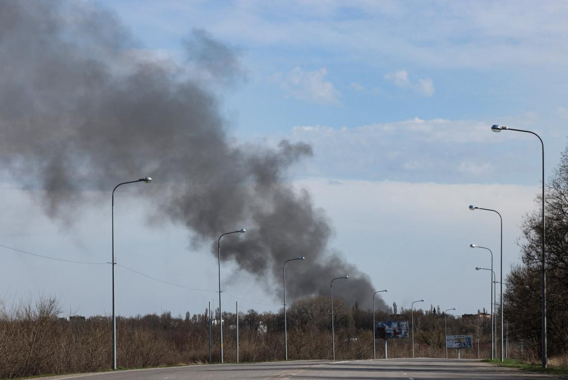Conflicto Rusia-Ucrania, ataque a aeropuerto, AFP
