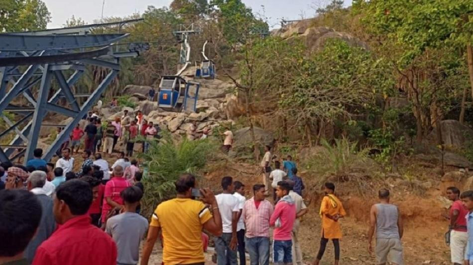 India: un choque entre teleféricos dejó varios heridos y una mujer fallecida