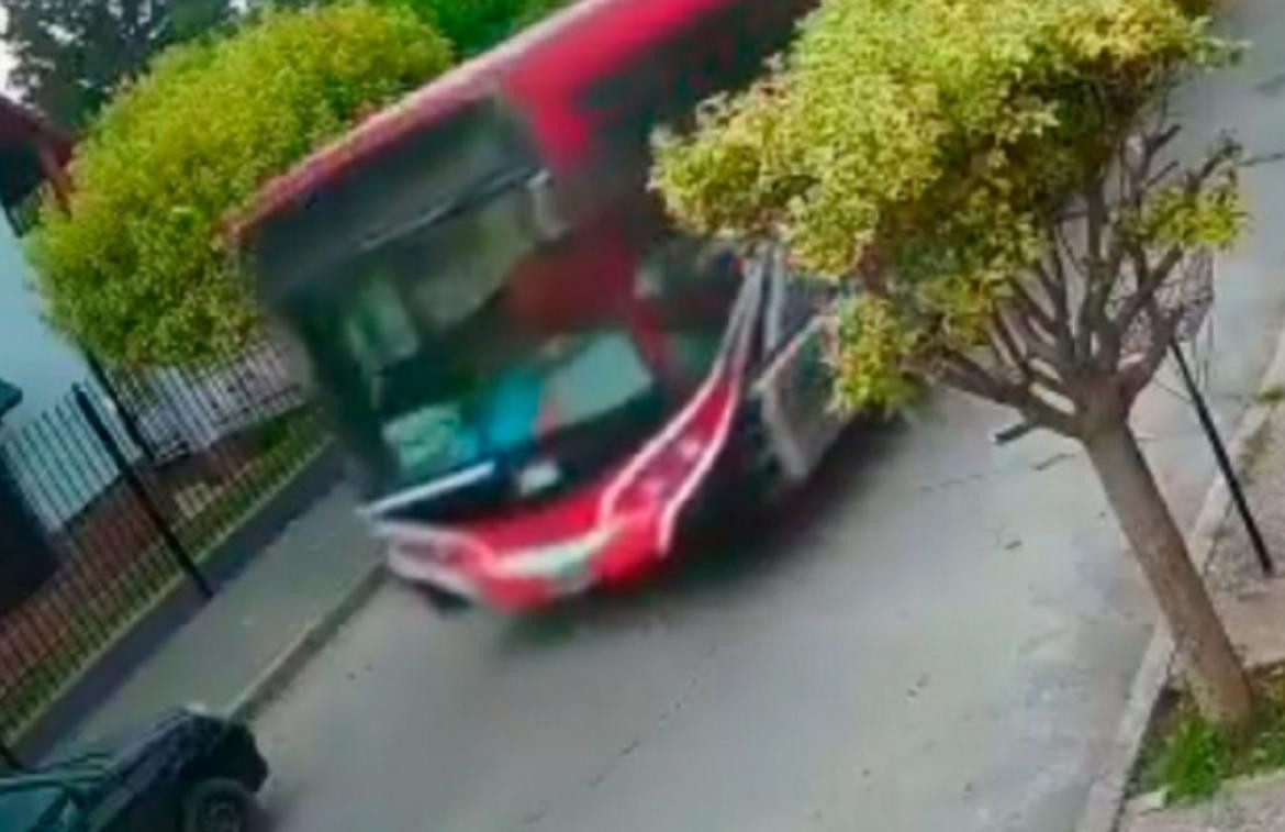 Un chico de 12 años robó un colectivo