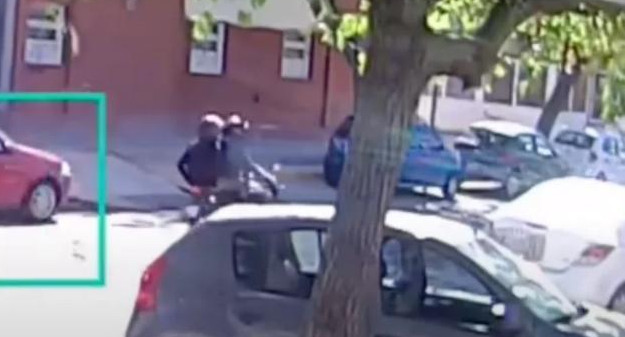 Motochorros asaltaron a una maestra en Mendoza