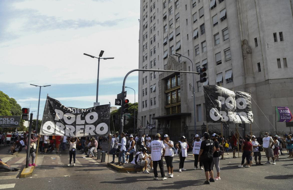 Polo Obrero, manifestación, corte en la avenida 9 de julio, reclamos, piquete, NA