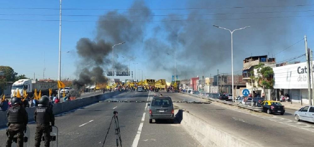 Caos de tránsito en Puente La Noria, corte, manifestantes, piquete, NA	