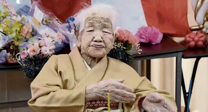 Kane Tanaka, mujer más longeva del mundo