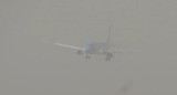 Video: a raíz del fuerte temporal, un avión no pudo aterrizar en Neuquén