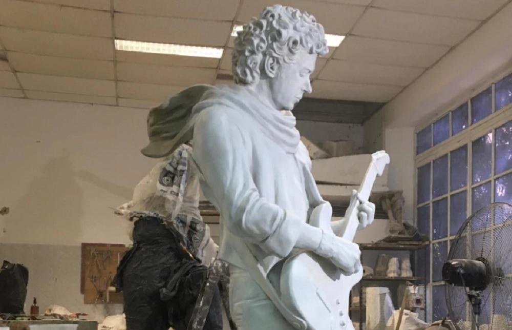 El Gobierno le obsequió una estatua de Gustavo Cerati a Costa Rica por el bicentenario de su Independencia. FOTO: NA	