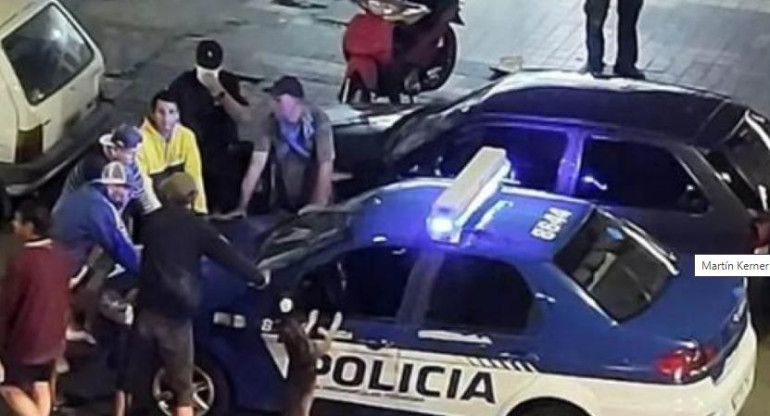 Perro se sumó a la requisa policial en Córdoba