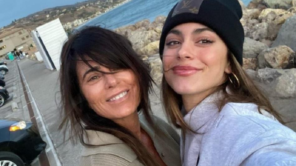 Mariana Muzlera y Tini Stoessel