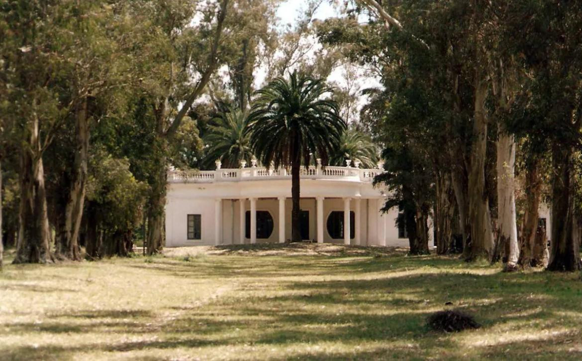 Casco de la estancia El Carmen, una de las propiedades de la familia Saavedra. Foto: Facebook Siguiendo Caminos.