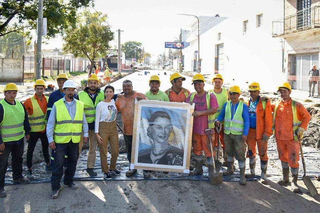 Mayra Mendoza recorrió obras en Quilmes. Foto: Prensa.