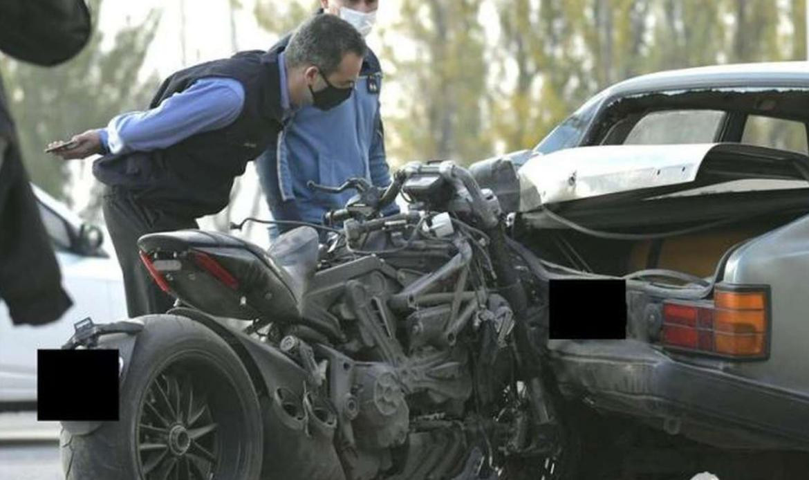 La moto en la que circulaba la mendocina con su novio. Foto: Via Noticia.