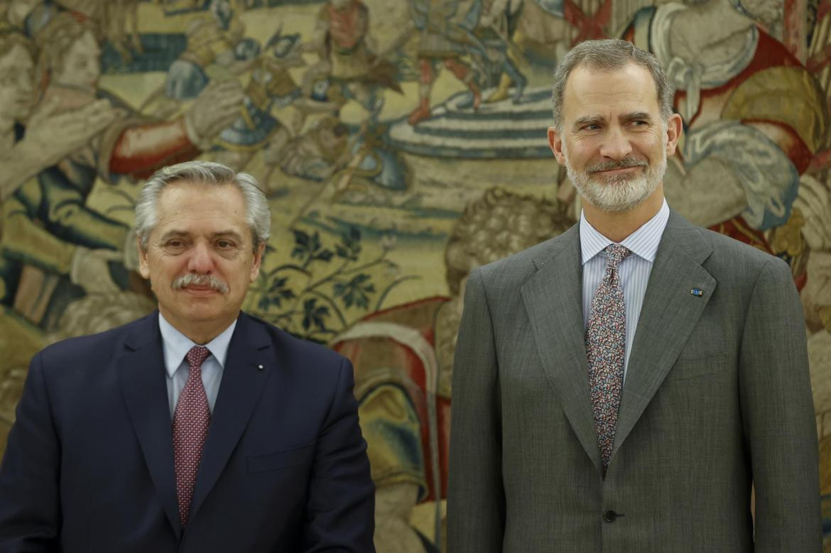 Alberto Fernández y el rey Felipe VI de España. Foto: EFE.