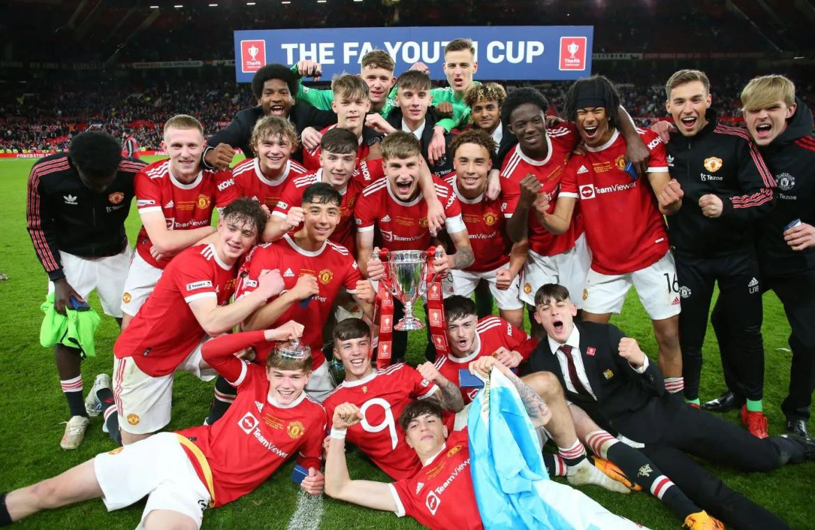 Festejo de Alejandro Garnacho en la final de la FA Youth con el Manchester United.