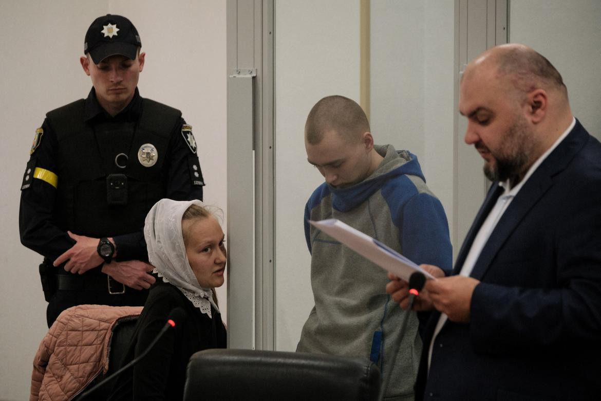 El soldado ruso Vadim Shishimarin, en el banquillo de los acusados. Foto: AFP
