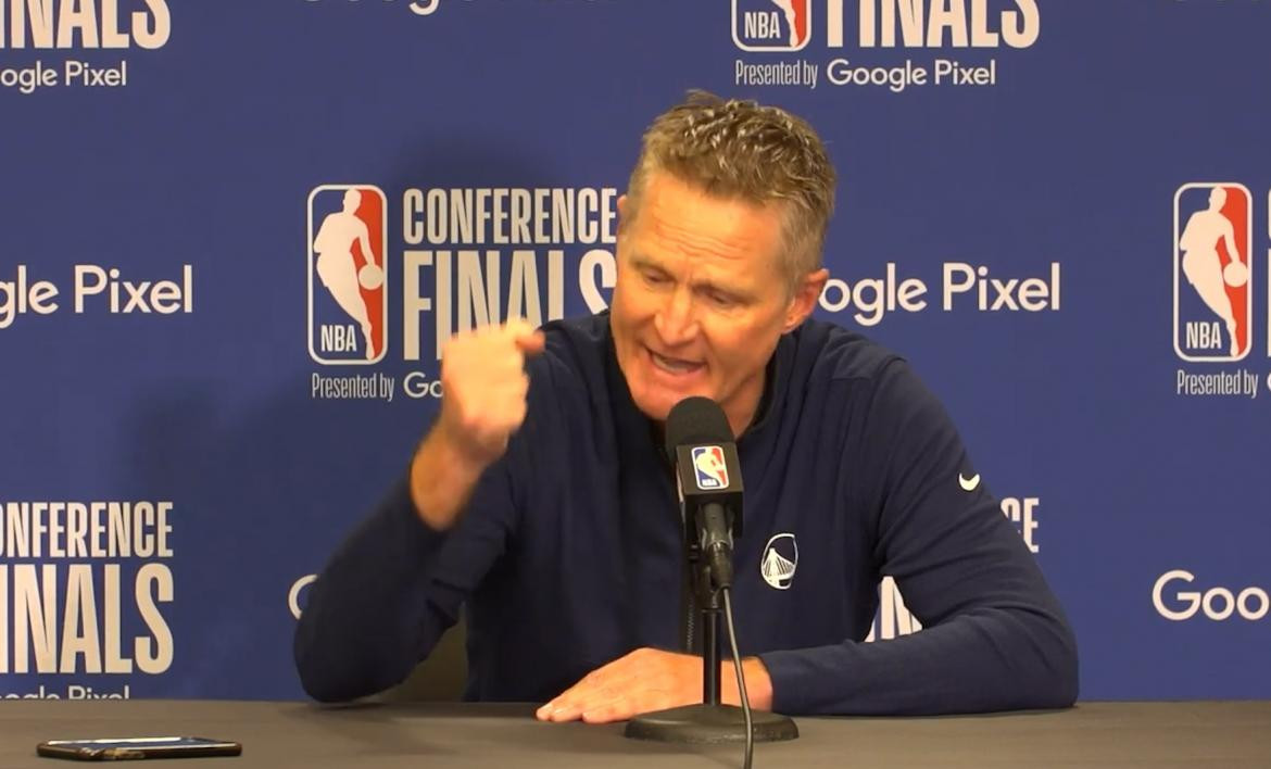 Steve Kerr, entrenador de NBA. Foto: captura video.