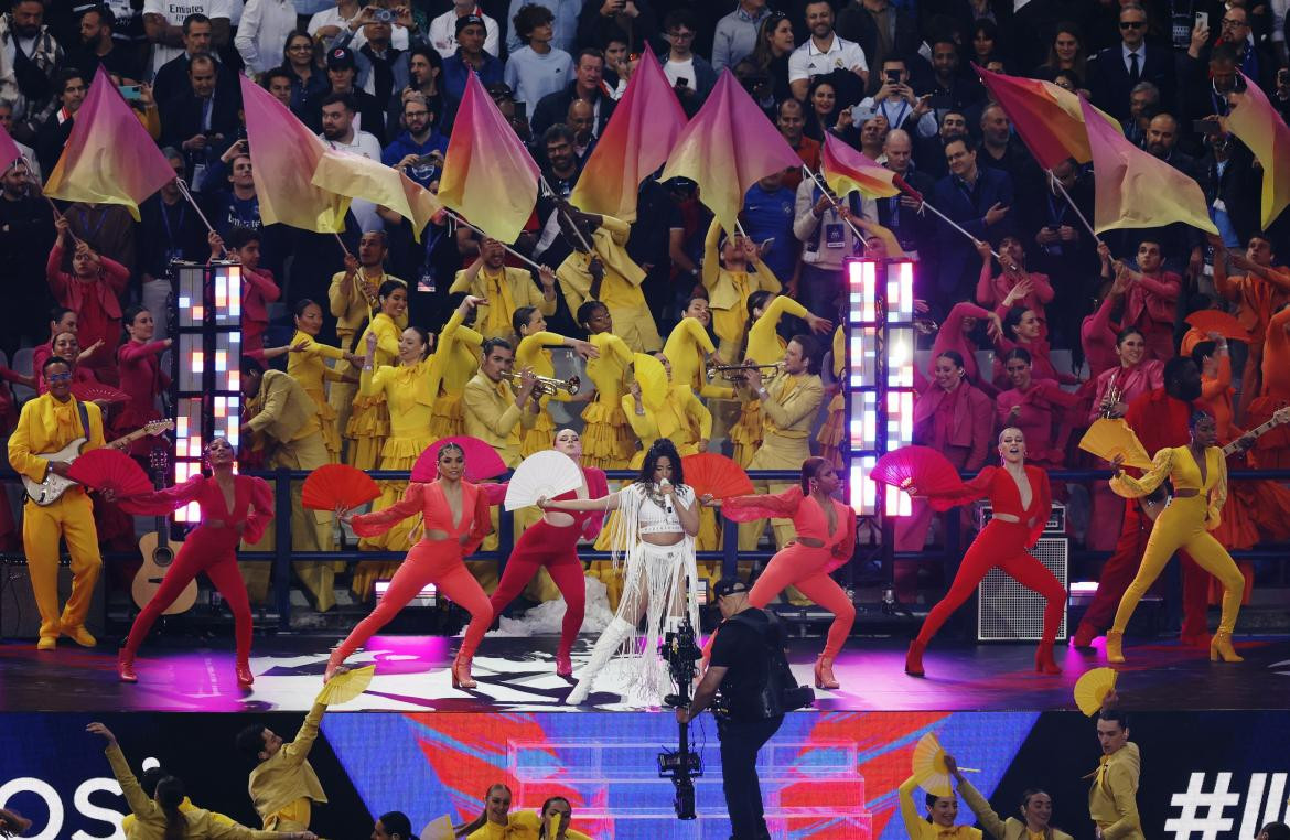 Show Camila Cabello, final de Champions League. Foto: Reuters.