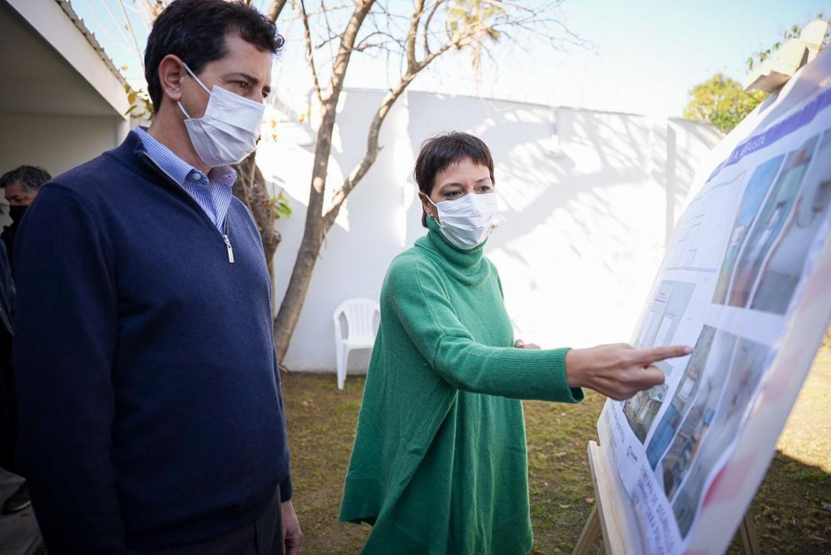 Mayra Mendoza junto a Wado de Pedro en Ezpeleta. Foto: Prensa.